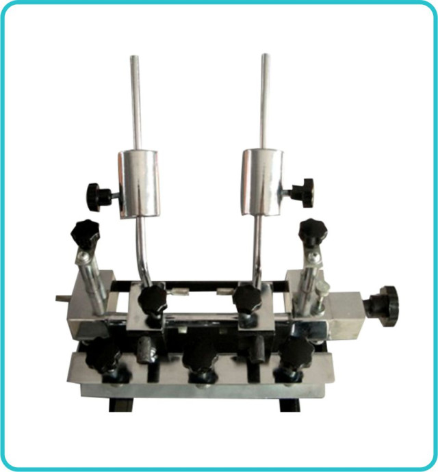 Bisagra de 3 movimientos 